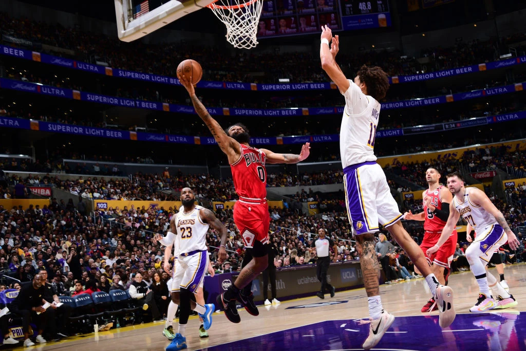 Bulls Hancurkan Lakers Saat LeBron & Doncic Pulih dari Cedera