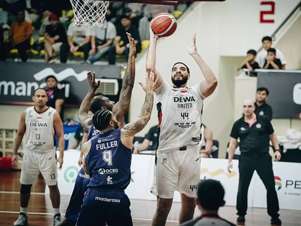 Pusat Otomotif Sentra Harapan HomeBasket Dewa United Banten Curi Kemenangan di Kandang Rans