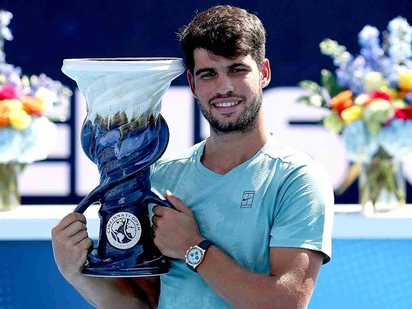 Jannik Sinner Mundur, Carlos Alcaraz Klaim Gelar Pertama Di Cincinnati